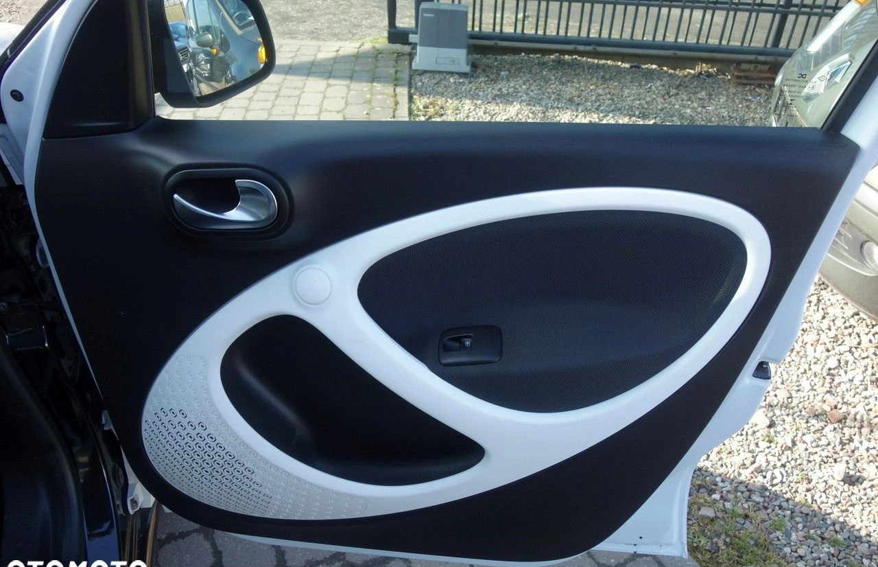 Smart Forfour cena 29900 przebieg: 40000, rok produkcji 2016 z Pruchnik małe 326